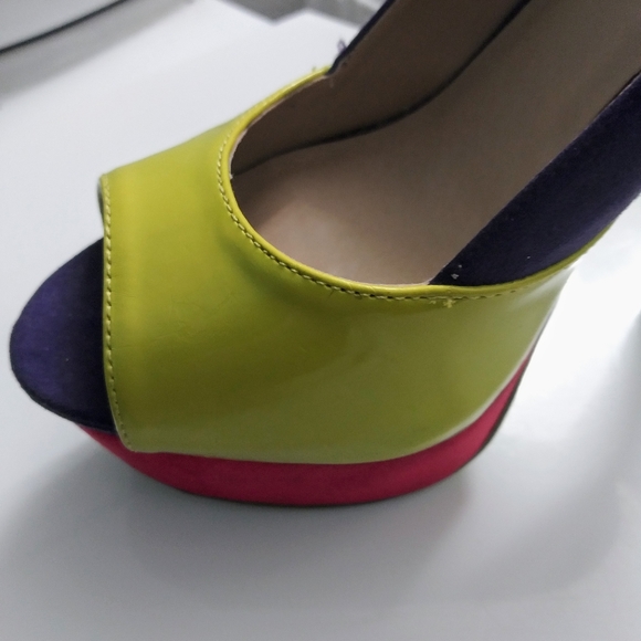 Pumps - Picture 4 of 10